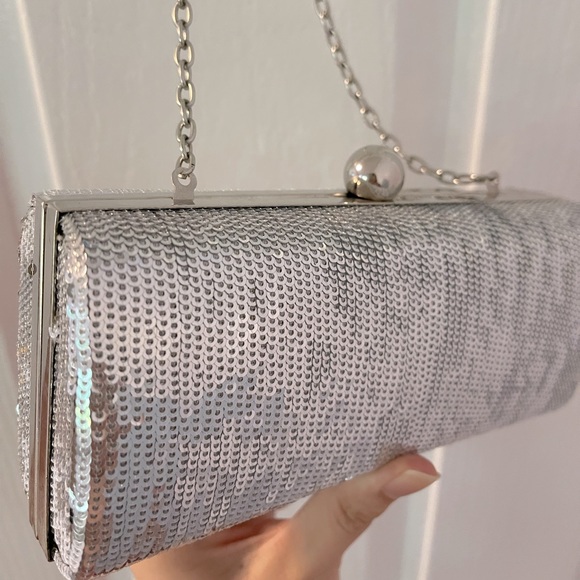 CNKW silver glittering handbag/evening clutch - Picture 2 of 5